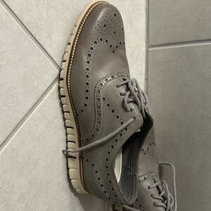 Cole haan zero grand.  Size 10.  Could use new shoe laces, but great shape!